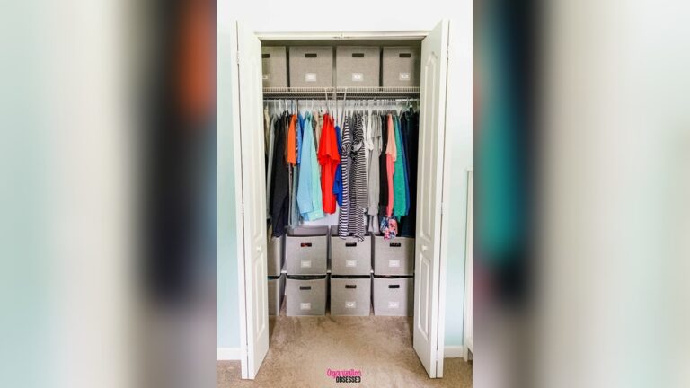 How to Organize a Bedroom Closet